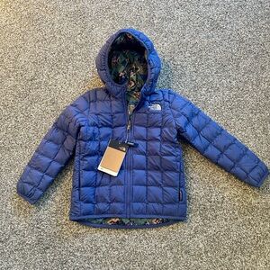 Boy’s *New* North Face Thermoball Coat - size 5
